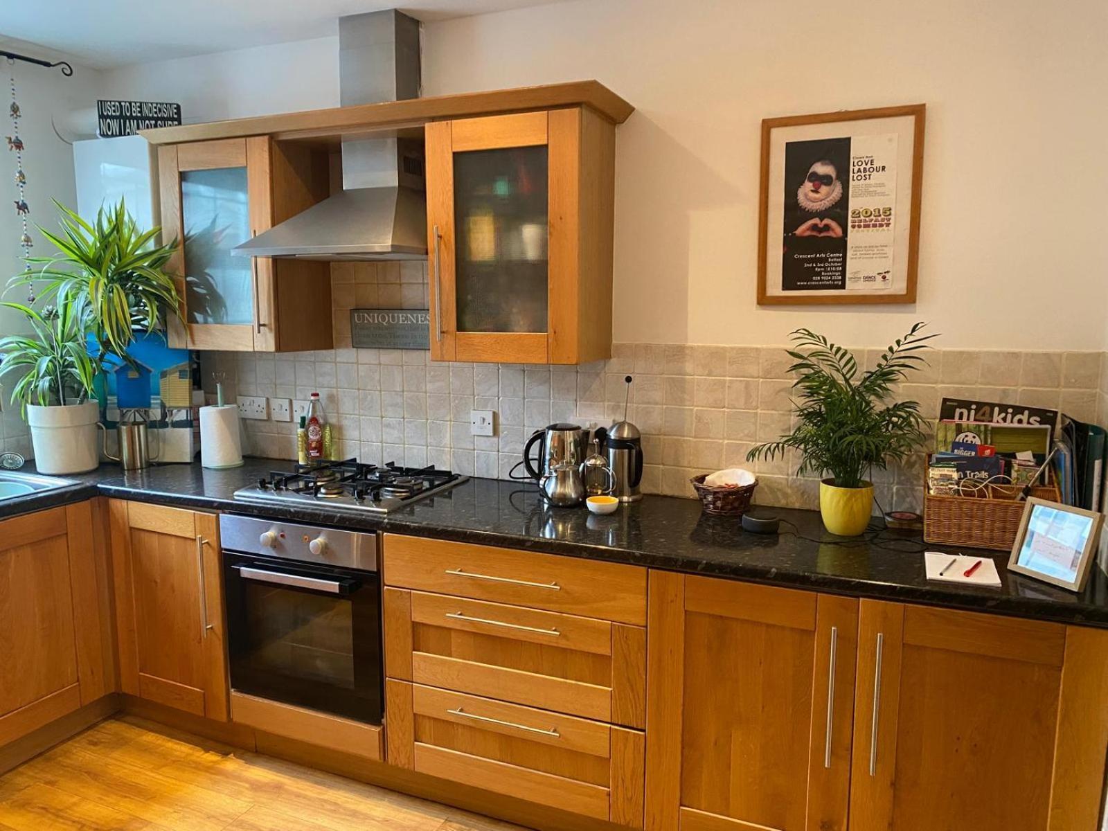 True Colours Apartment In Central Location Bangor  Exterior foto